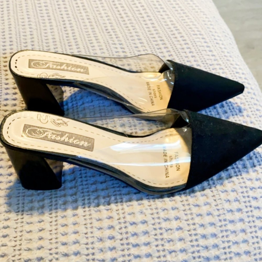 pointy toe mules